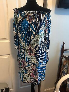 NWT Seven Islands Off-Shoulder Floral Print Dress in Blue and white